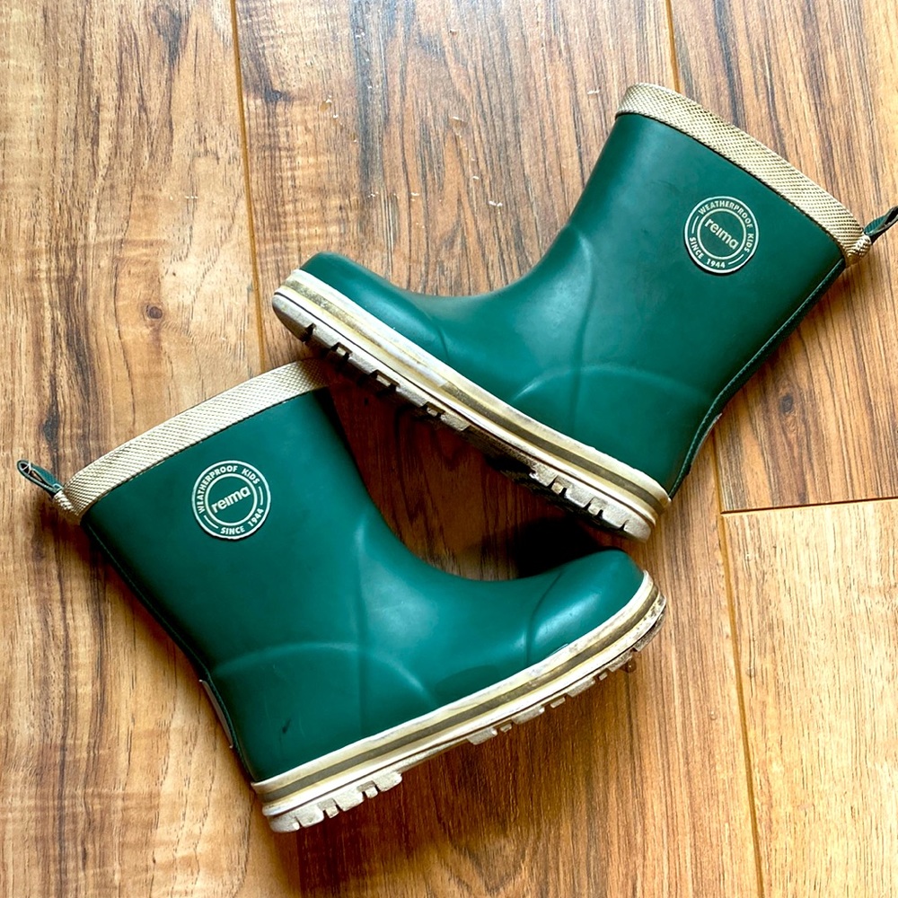 Reima Taika rain boots green rubber 9.5T EUC